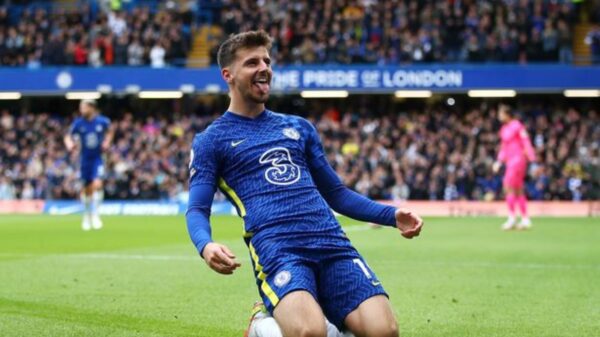 Mason Mount scored his first Chelsea hat-trick as the Premier League leaders hammer 10-man Norwich 7-0 | English Premier League
